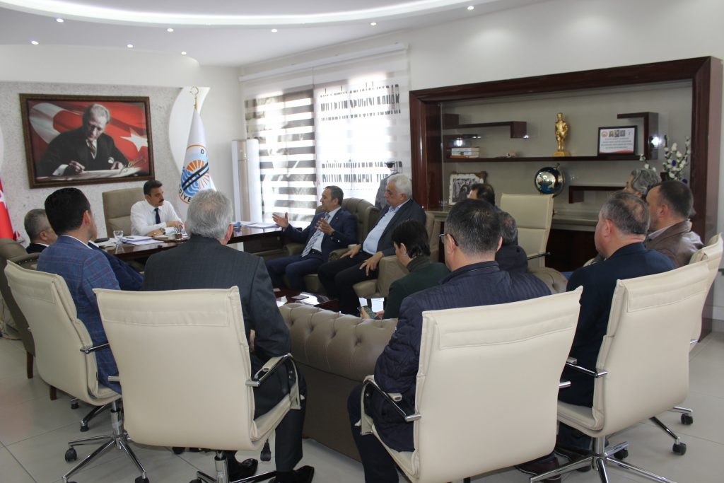 Dikili Belediye Başkanı Seçilen Adil Kırgöz ‘e Tebrik Ziyaretimiz