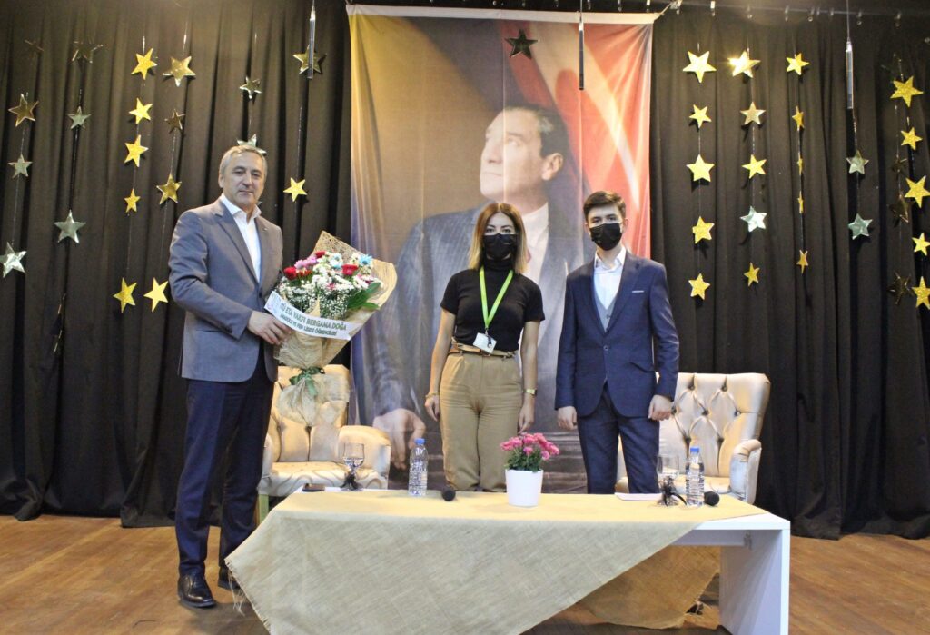 BAŞKAN ÜRPER, DOĞA KOLEJİ ÖĞRENCİLERİYLE BULUŞTU