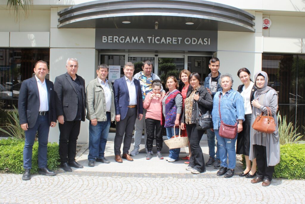 BERGAMA SPASTİK ÇOCUKLAR VE ERİŞKİNLER DERNEĞİ ODAMIZDAYDI