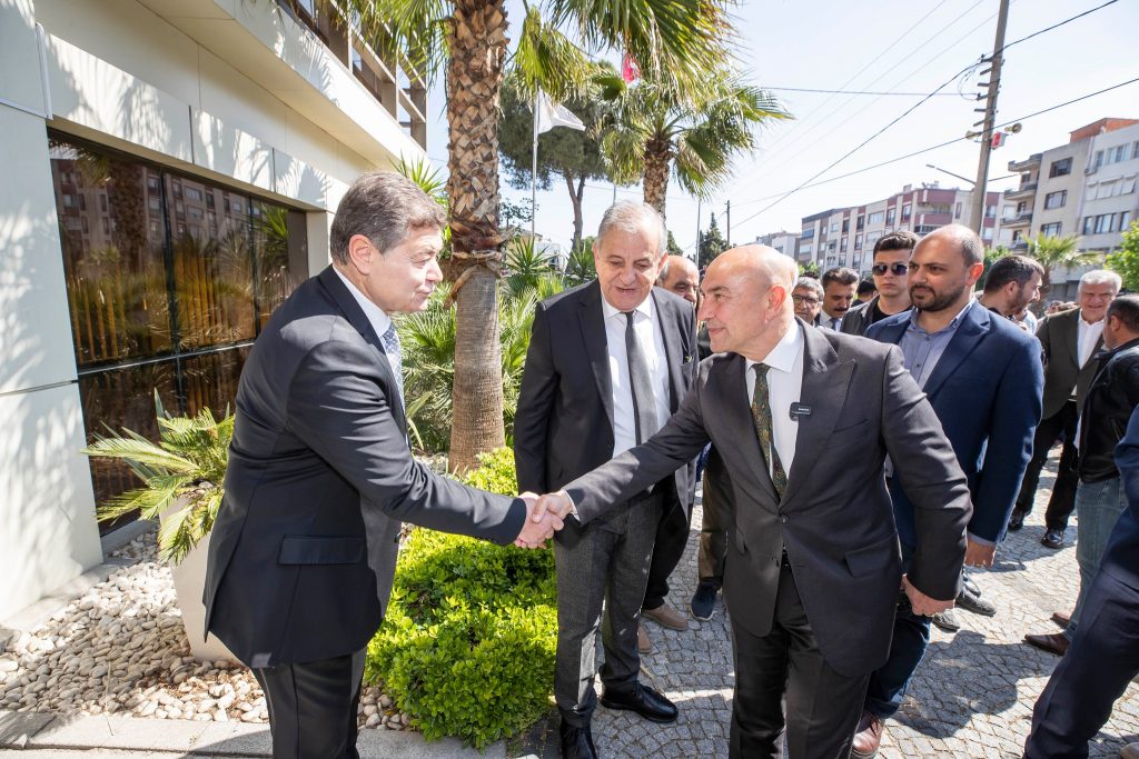 İZMİR BÜYÜKŞEHİR BELEDİYE BAŞKANI TUNÇ SOYER, BERTO’YU ZİYARET ETTİ